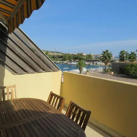T2 En Front De Avec Terrasse Et Parking, - Fr-1-472-121 * Sète