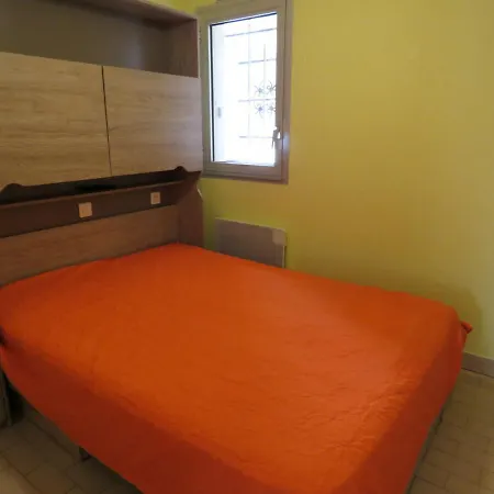 T2 En Front De Avec Terrasse Et Parking, - Fr-1-472-121 * Sète
