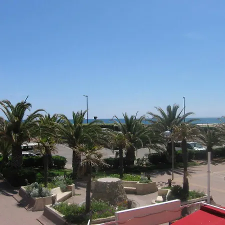 T2 En Front De Avec Terrasse Et Parking, - Fr-1-472-121