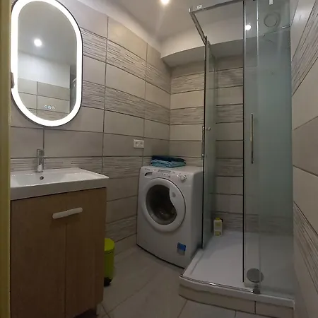 Apartamento T2 En Front De Avec Terrasse Et Parking, - Fr-1-472-121 Sète