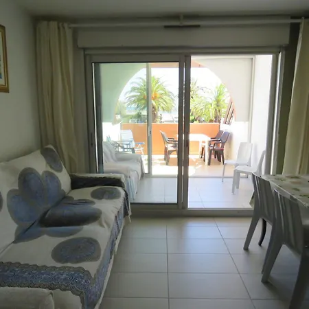 T2 En Front De Avec Terrasse Et Parking, - Fr-1-472-121
