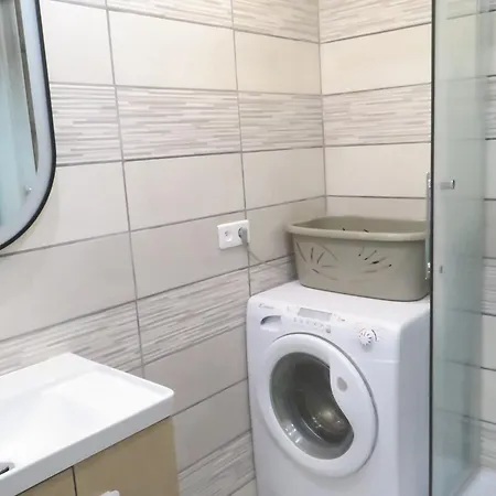 T2 En Front De Avec Terrasse Et Parking, - Fr-1-472-121 Appartamento Sète