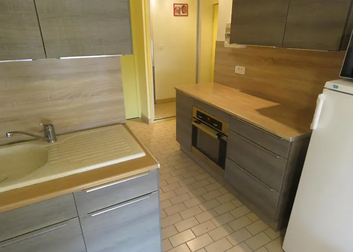 Appartement T2 En Front De Mer Avec Terrasse Et Parking, Sete - Fr-1-472-121 * Sète